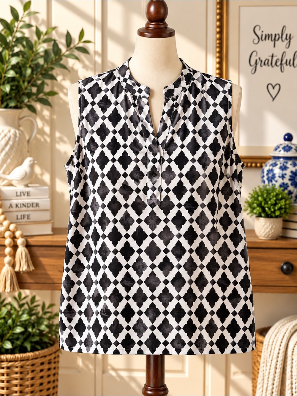 Mud Pie Black White Geometric Sleeveless Blouse Top Size M